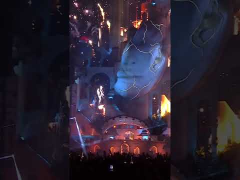 The People of Tomorrow unite once again as Dimitri Vegas brings his energy to the MainStage.
