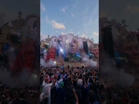 The wonderful Lost Frequencies on the MainStage.