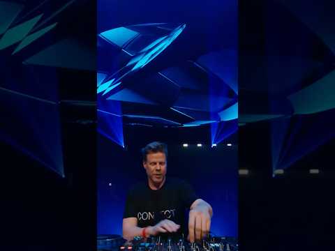 Ferry Corsten’s sets are always hitting the right spot 💜💚