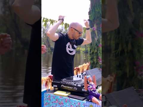 Replay @aboveandbeyond‘s brilliant Deep Warmup Set from Mexico City on streaming platforms now 🎧