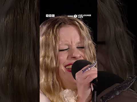 Did you spot the lyric change? Paris Paloma covers ‘Maneater’ by Nelly Furtado