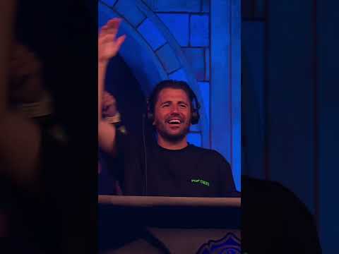 Become one with the moment, let yourself be guided by the music of Dimitri Vegas.