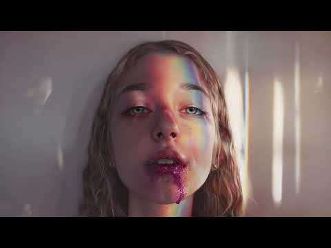 Ely Oaks x LAVINIA – Dumb Decisions