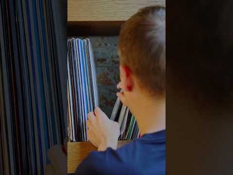 Unveiling our new ‘Anjunabeats Essentials’ vinyl; our good friend @oliversmithmusic 🎵 #vinyl