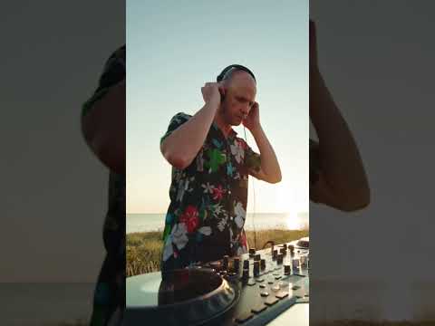 The dreamy Croatian sunset 🇭🇷 Enjoy James Grant’s ‘Movement Vol. 7‘, now live.