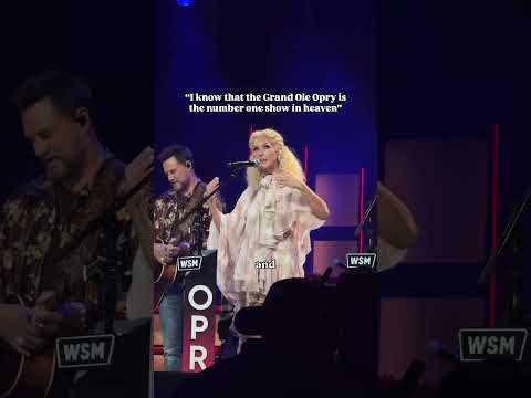 Little Big Town accepts commemorative scarf to honor Opry membership