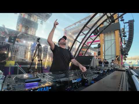 Aly & Fila play Daxson & JKult – Resilience  at Luminosity Beach Festival