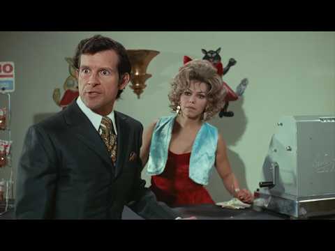MOTHERS-IN-LAW AND FREELOADERS ON THE ATTACK! 💥 ¡Qué familia tan cotorra! (1973) | Mexican Cinema